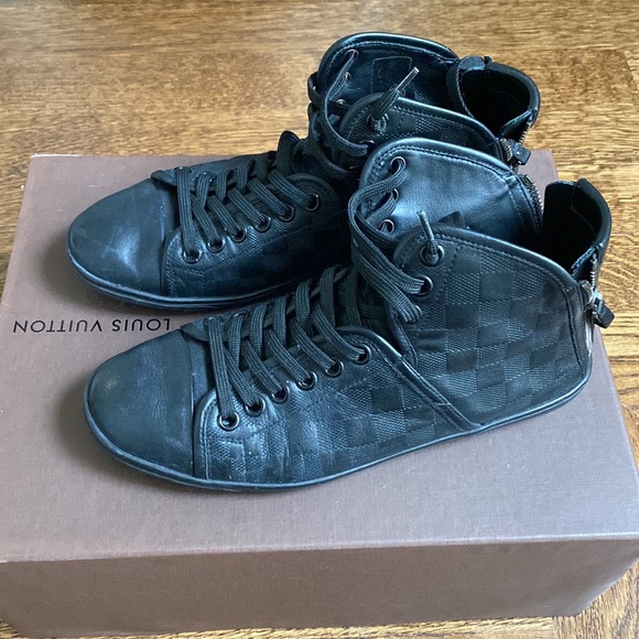 Men’s Louis Vuitton sneakers - Picture 2 of 8
